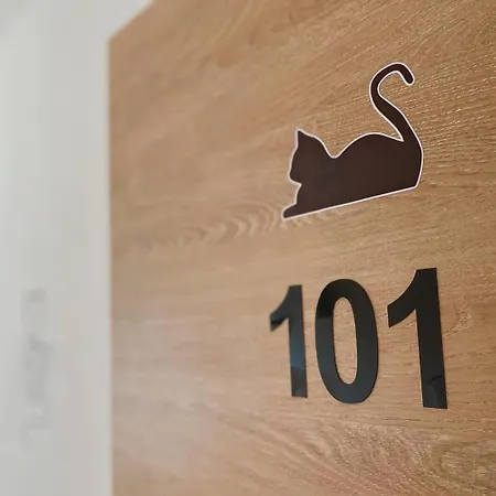 The Luxory Cat Bed and breakfast Milán